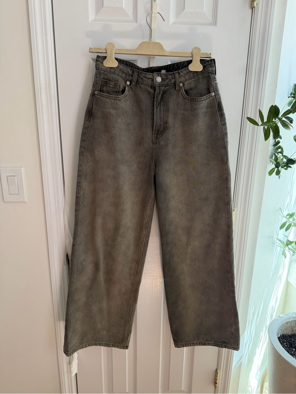 H&M Taupe Wide Leg Jeans Size 2 - Picture 6 of 7